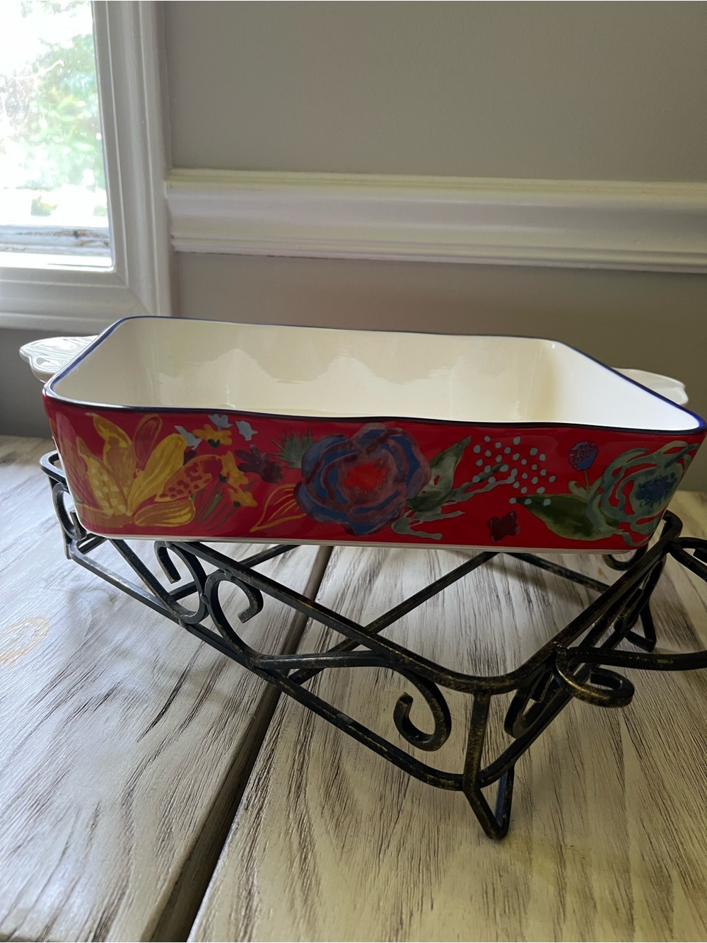 The Pioneer Woman Stoneware Casserole Baking Dish w/ Decorative Iron Trivet EUC